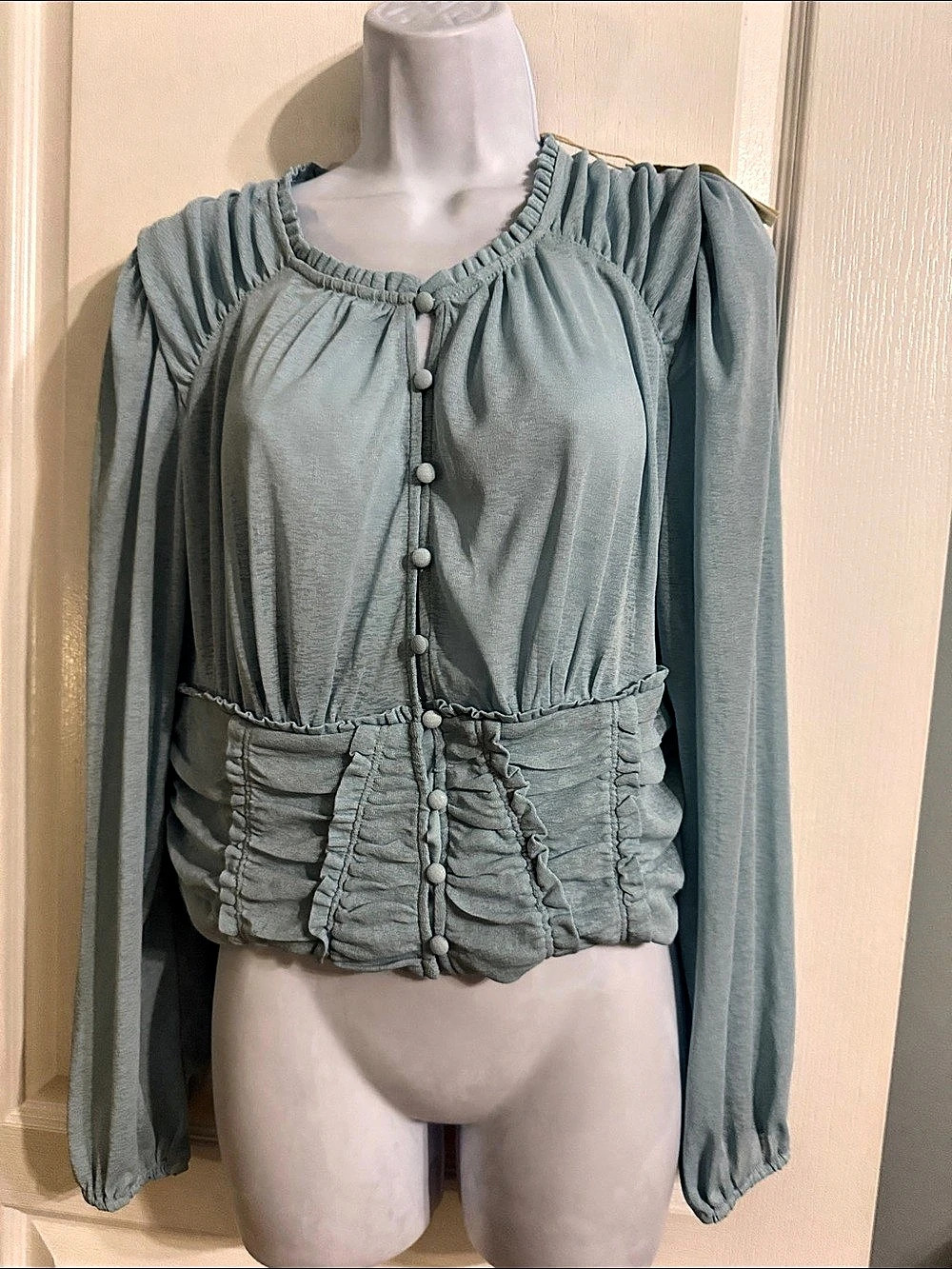 entro Ruched Button Front Blouse in Blue Size Large NWT